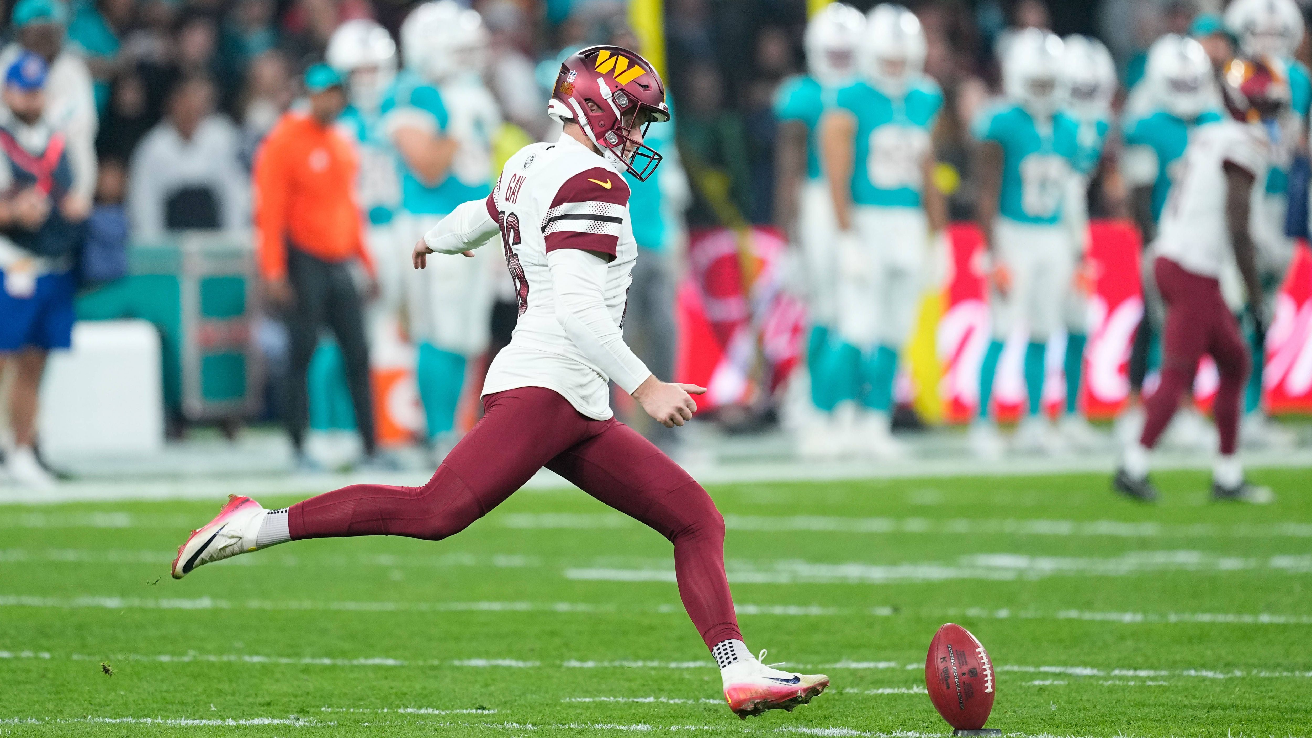 <em><strong>Matt Gay (Washington Commanders)</strong><br>Nach einer schwachen Vorstellung für die Commanders im Spiel gegen die Miami Dolphins in Madrid, in der er nur zwei von vier Field Goals verwandelte, hat Washington die Reißleine gezogen und Kicker Matt Gay entlassen. Insgesamt lief es für den Routinier in Washington ohnehin nicht rund. Mit lediglich 13 verwandelten Field Goals bei 19 Versuchen zählt er in dieser Saison zu den schwächsten Kickern der NFL.</em>