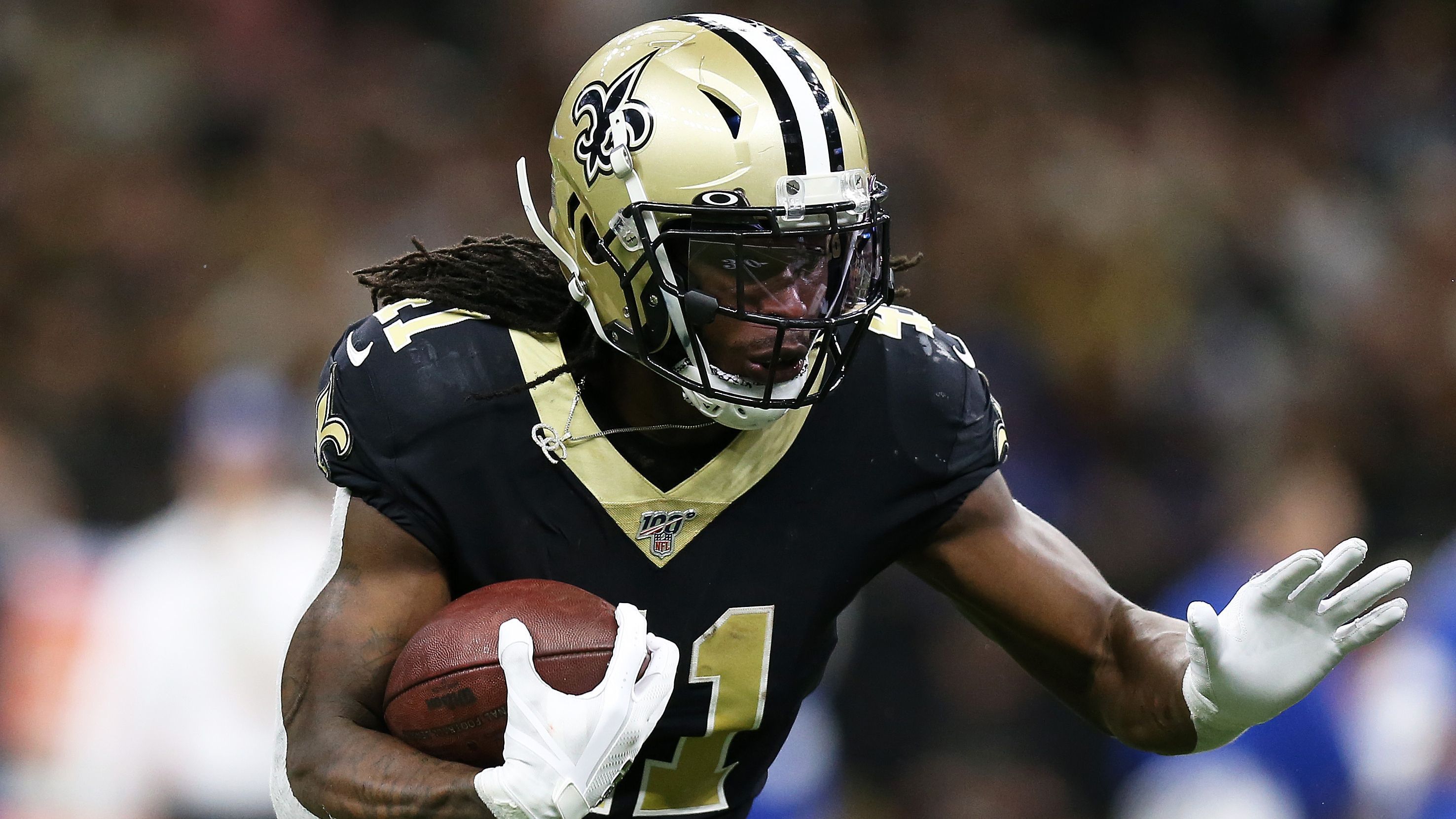
                <strong>New Orleans Saints</strong><br>
                Auch die New Orleans Saints sollen nicht abgeneigt von einer Verpflichtung von Fournette sein, der folglich den Komplementär-Part zu Star-Running Back Alvin Kamara geben könnte. Ein Trade kommt für die Saints aber wohl nur in Frage, wenn sich ein Abnehmer für Latavius Murray finden würde. Der Backup von Kamara bekommt in der kommenden Saison 3,2 Millionen Dollar an garantiertem Gehalt.
              