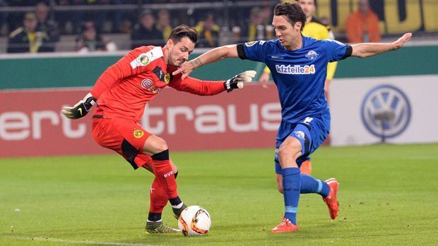 
                <strong>Roman Bürki</strong><br>
                Roman Bürki: Offenbarte bei seinem eklatanten Patzer zum 0:1 eine Entscheidungsschwäche, die er sich kein zweites Mal leisten kann, wenn er seinen Stammplatz behalten will. ran-Note: 4
              