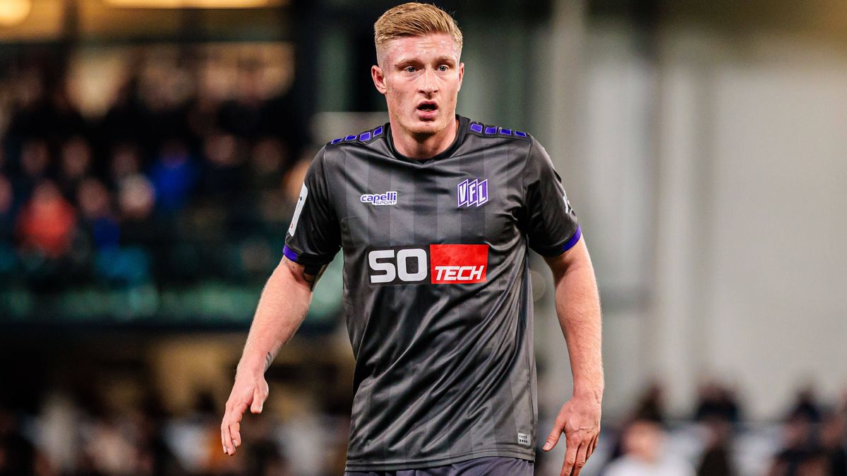 Kevin Schumacher (VfL Osnabrueck, 13) GER, SC Verl vs. VfL Osnabrueck, Fussball, 3. Liga, 16. Spieltag, Spielzeit 2025 2026, 30.11.2025 DFL Regulations prohibit any use of photographers as image se...