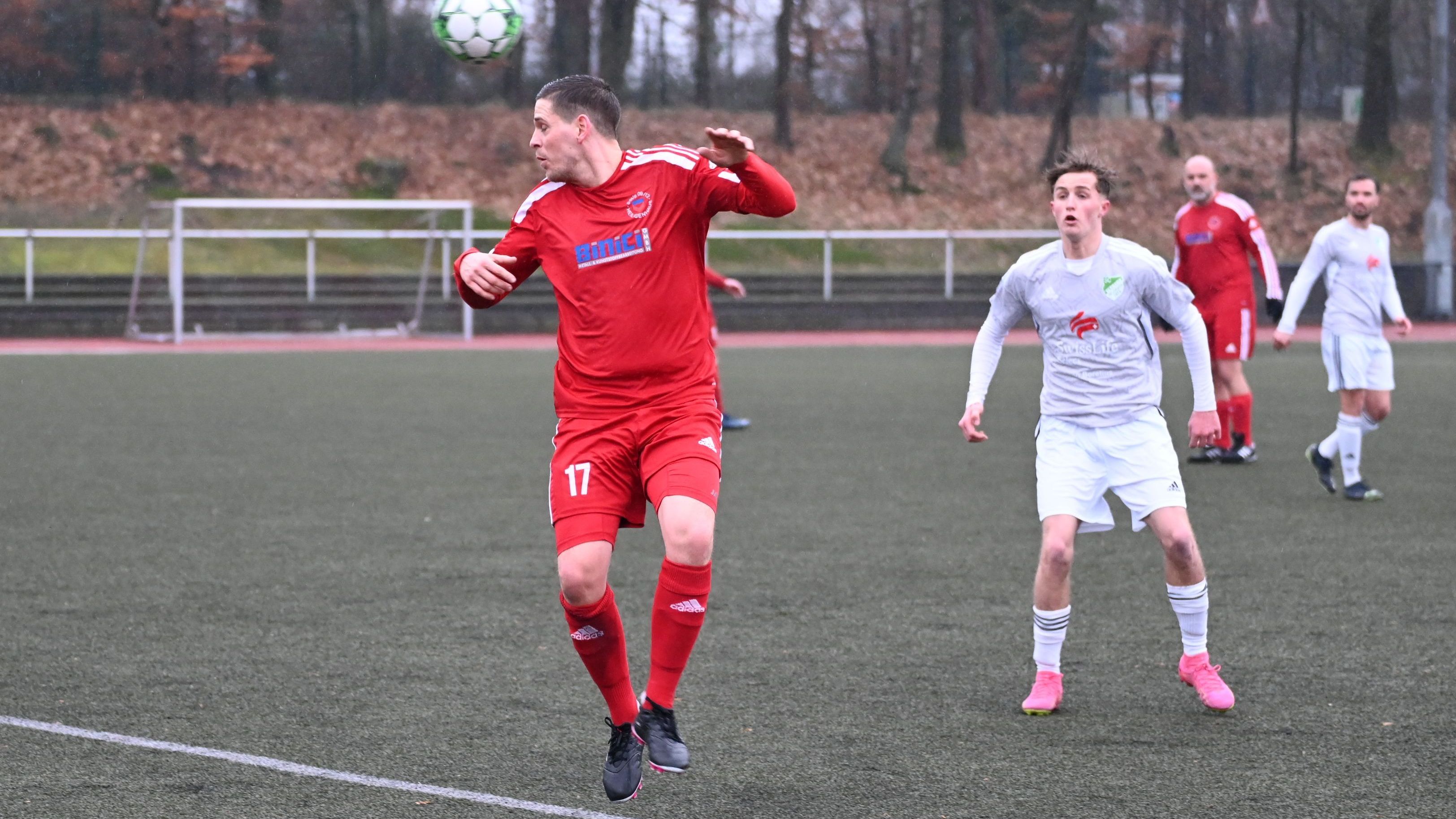 Stattdessen folgte der Wechsel in die Heimat zu seinem Jugendklub: In der U19 und zweiten Mannschaft der Leverkusener sammelte Krol noch einige Einsätze, von dort ging es zum Zweitteam Fortuna Düsseldorfs. Doch auch bei der Fortuna gehörte der Mittelfeldspieler nicht zum Stammpersonal. Über mehrere Stationen landete Krol in der Landesliga beim 1. FC Wülfrath, für den er nun seit 2019 die Schuhe schnürt.