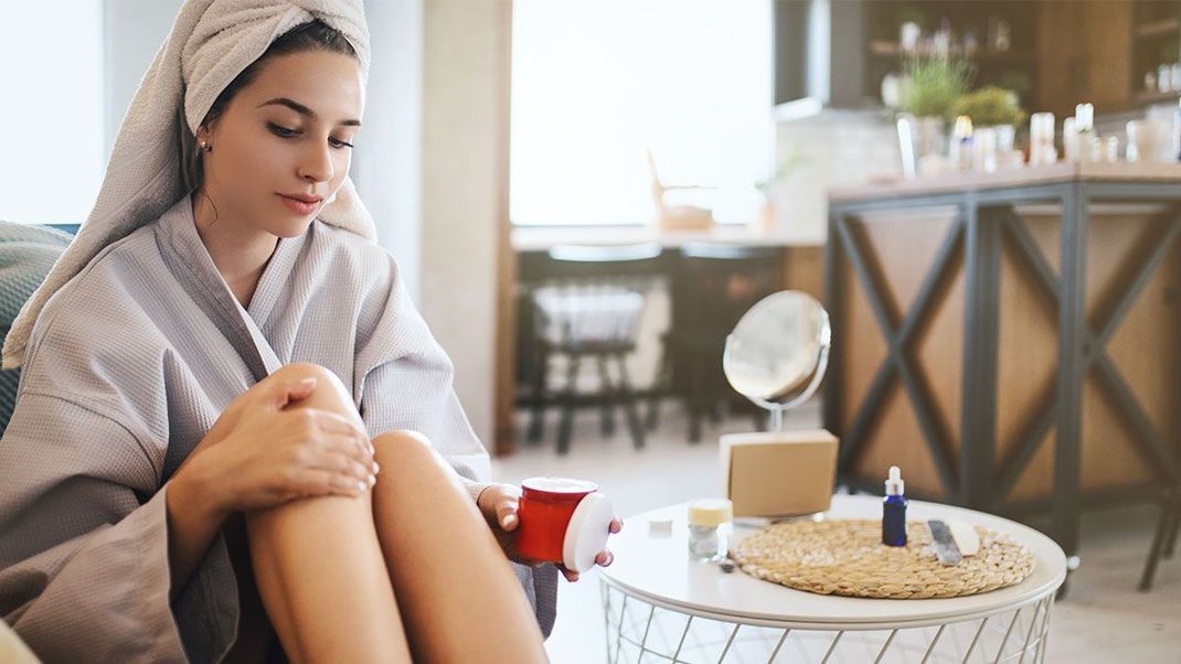 Haarentfernung, Sugaring und die richtige Pflege nach der Beauty-Behandlung - wir haben alle Fakten zur Waxing Beauty-Routine.