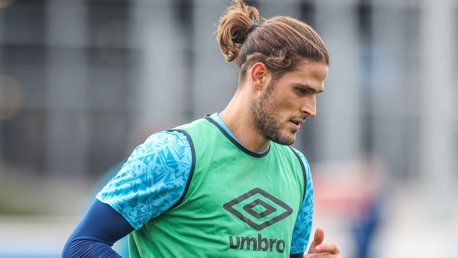 
                <strong>Paciencia trifft</strong><br>
                Zum einen bei Goncalo Paciencia, die Leihgabe von Eintracht Frankfurt. Er absolvierte bislang fünf Spiele, schoss sechsmal auf das Tor und glich zum 1:1 gegen Union Berlin aus.
              