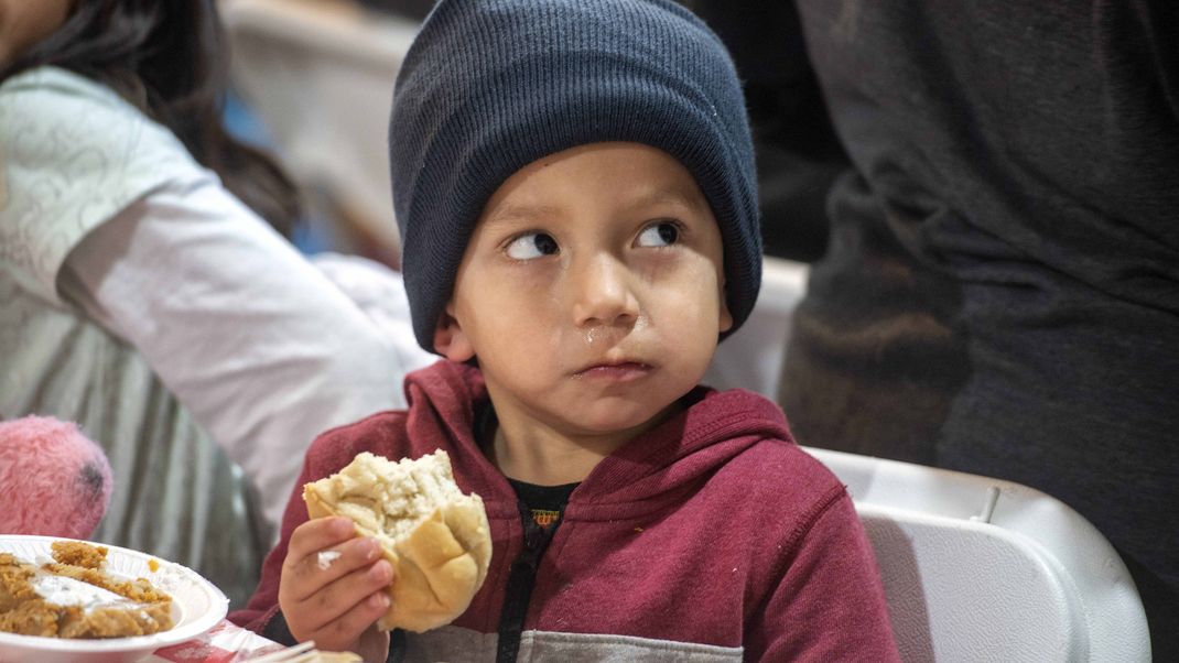 Drei Jahre und obdachlos: Kein Dach über den Kopf zu haben ist auch für manche Kinder und Jugendliche in Deutschland Realität.