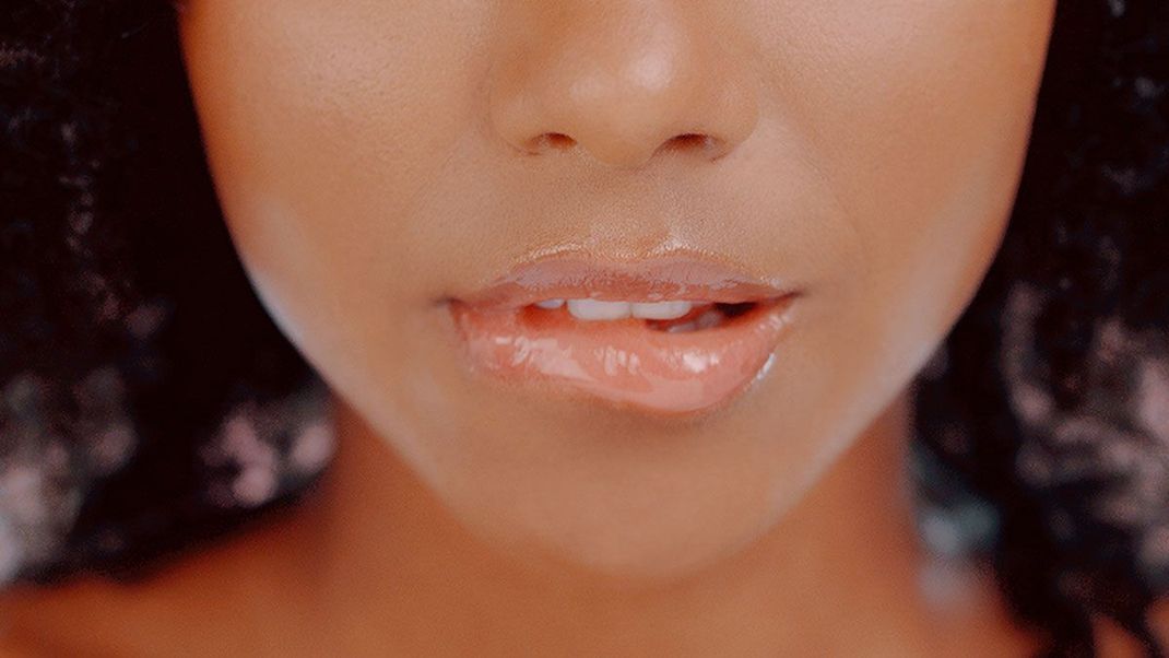 Lip Booster selber machen? Ja, im Beauty-Artikel findet ihr ein super einfaches DIY-Rezept für volle Lippen!
