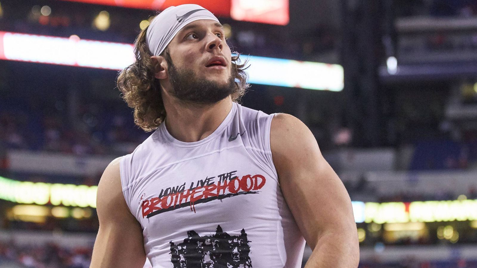 
                <strong>Nick Bosa (Defensive End/Ohio State)</strong><br>
                Wo man auch hinschaut, wird der Pass Rusher als Nummer-eins-Pick gehandelt. Keine Frage: Die NFL liegt ihm im Blut. Sein Bruder Joey Bosa kam 2016 in die NFL und wurde zum Defensive Rookie oft the Year ernannt. Nick Bosa soll mindestens genauso talentiert sein. Nach vier Sacks in drei Spielen war seine Saison 2018 wegen einer Muskelverletzung inklusive OP aber vorzeitig beendet. Für ihn gilt es nicht, die Teams von seinem Können zu überzeugen. Er muss unter Beweis stellen, dass er bereits wieder fit und bereit für die NFL ist.
              