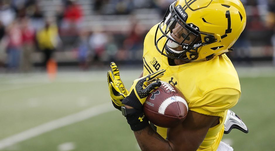
                <strong>D.J. Moore (Maryland) </strong><br>
                D.J. Moore hat sich mit einer starken College-Saison in den Fokus der NFL-Teams gespielt. In drei Jahren kam er auf 146 Fänge und 2.027 Yards – mehr als die Hälfte davon kam in der vergangenen Saison zustande. Mit seiner Größe von 1,80 Meter und seinem Körpergewicht von 97 Kilogramm hat er nicht die Traummaße eines Wide Receivers. Dafür aber ist er sehr professionell, ein erstklassiger Teamplayer und hat starke Hände. 
              
