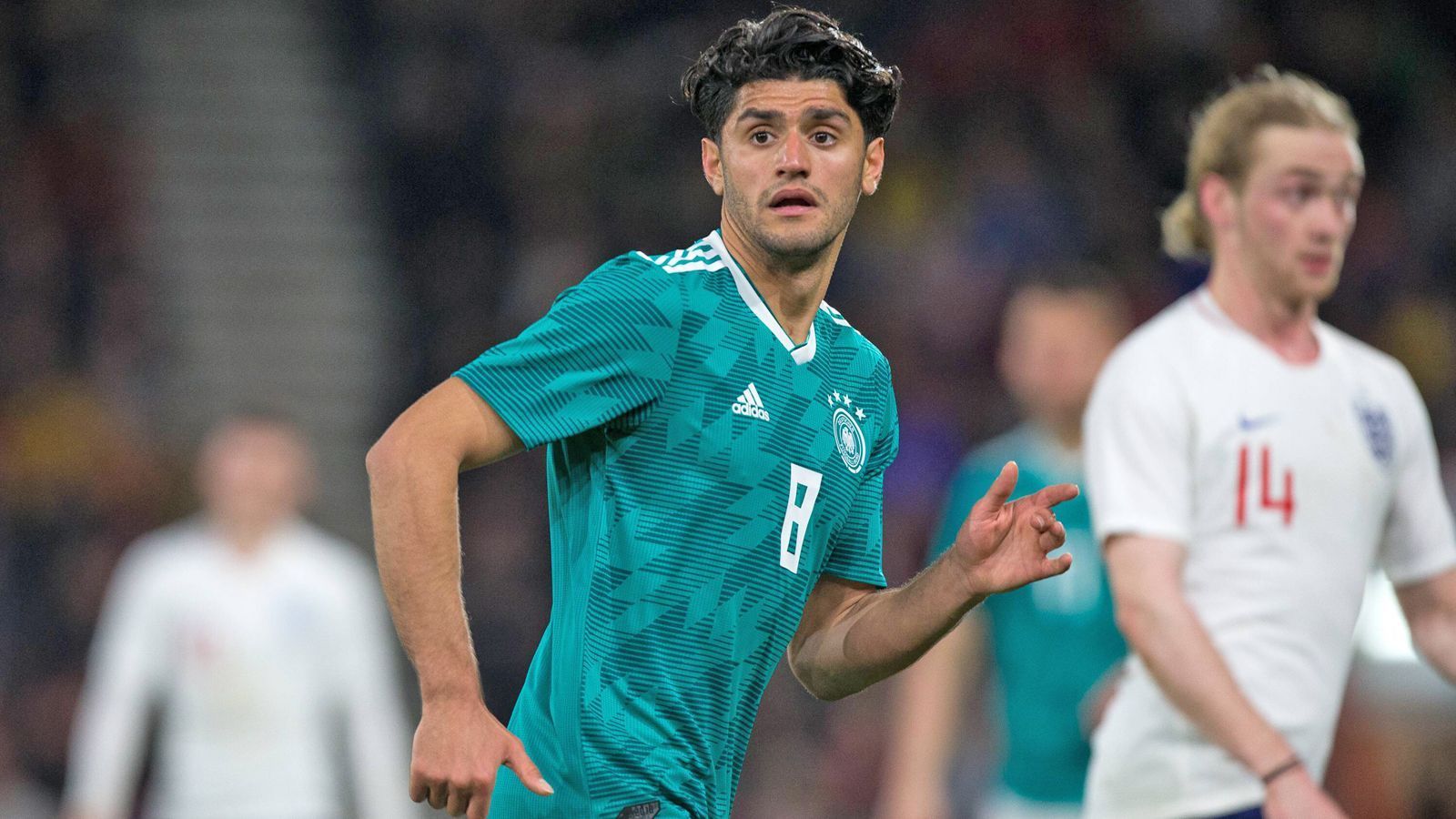 
                <strong>8 Mahmoud Dahoud</strong><br>
                Position: MittelfeldVerein: Borussia DortmundAlter: 23 JahreU21-Länderspiele: 17/3 Tore98 Bundesligaspiele/8 Tore
              