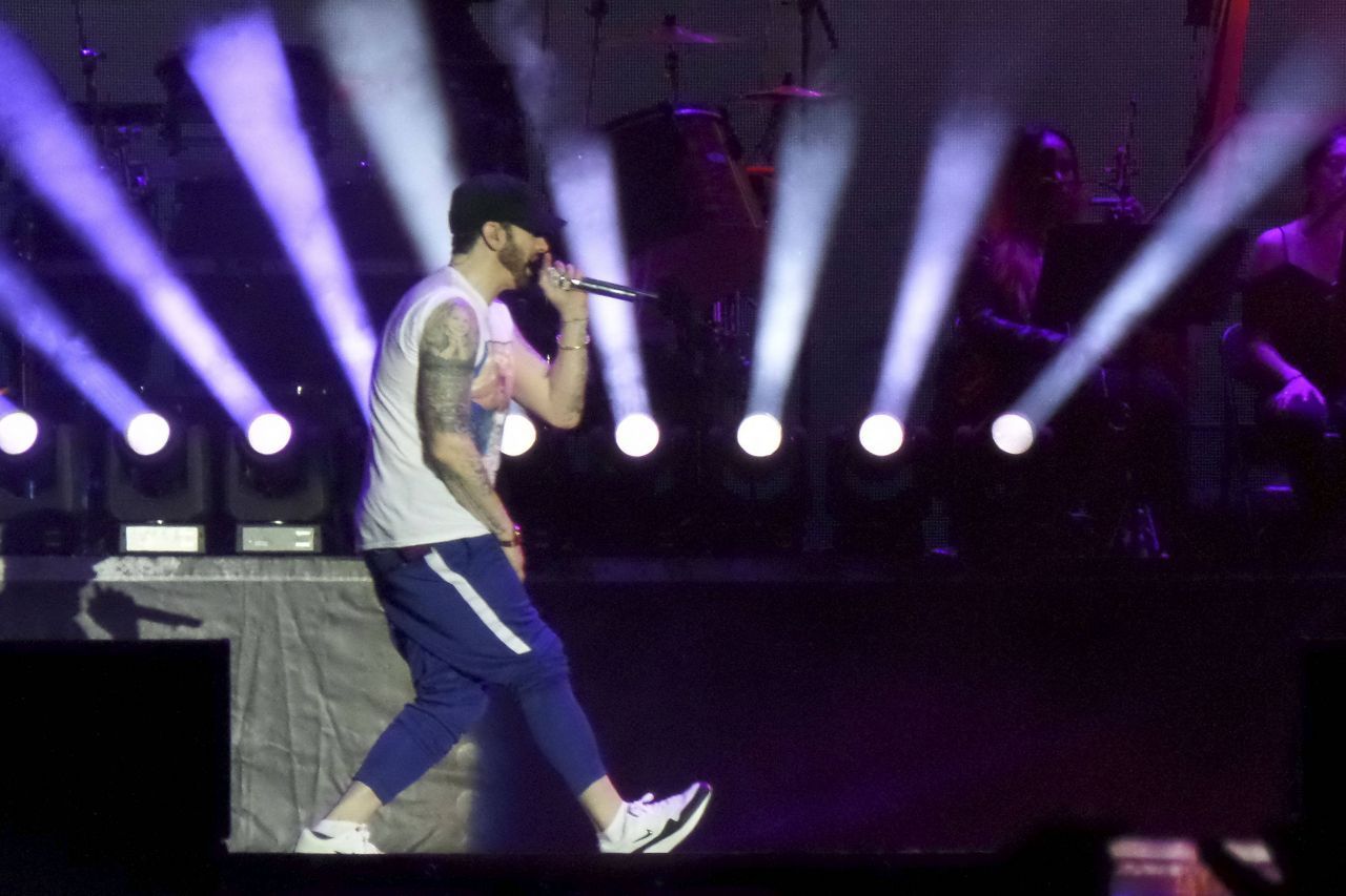 Eminem machte die Jogginghose als Rapper auf der Bühne populär.