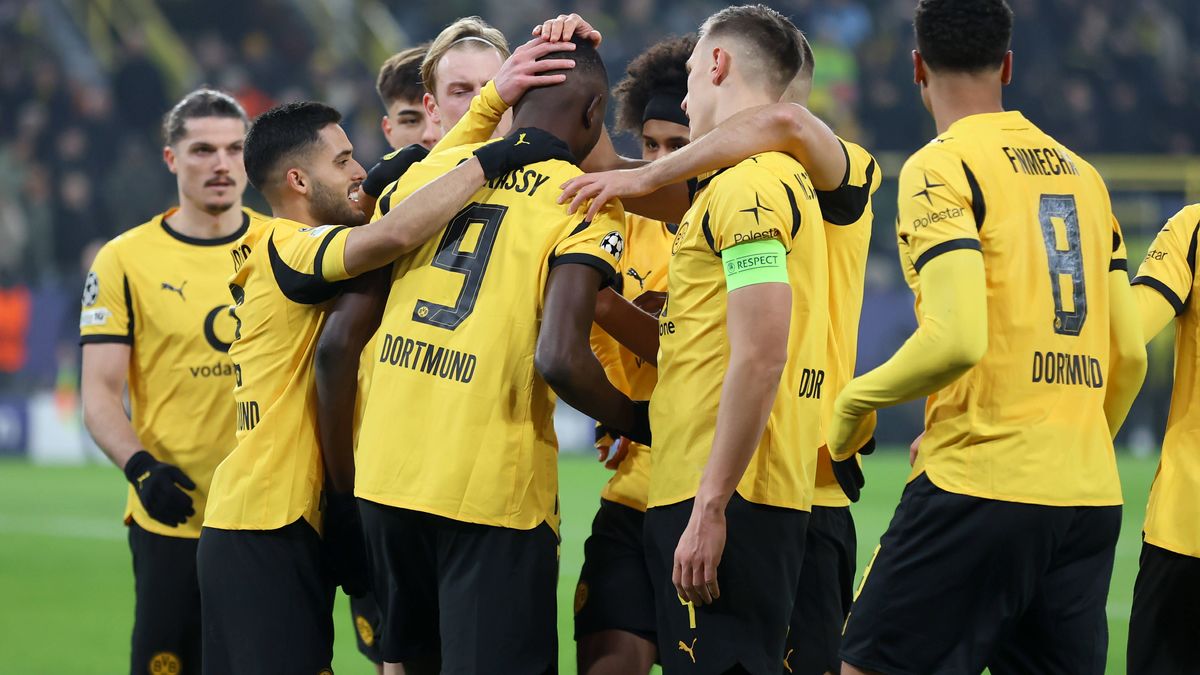 Torjubel zum 2:0 durch Serhou Guirassy (Borussia Dortmund) GER, Borussia Dortmund gegen FC Villarreal, Fussball, Champions League, 5.Spieltag, Spielzeit 2025 2026, 25.11.2025 DFL REGULATIONS PROHIB...