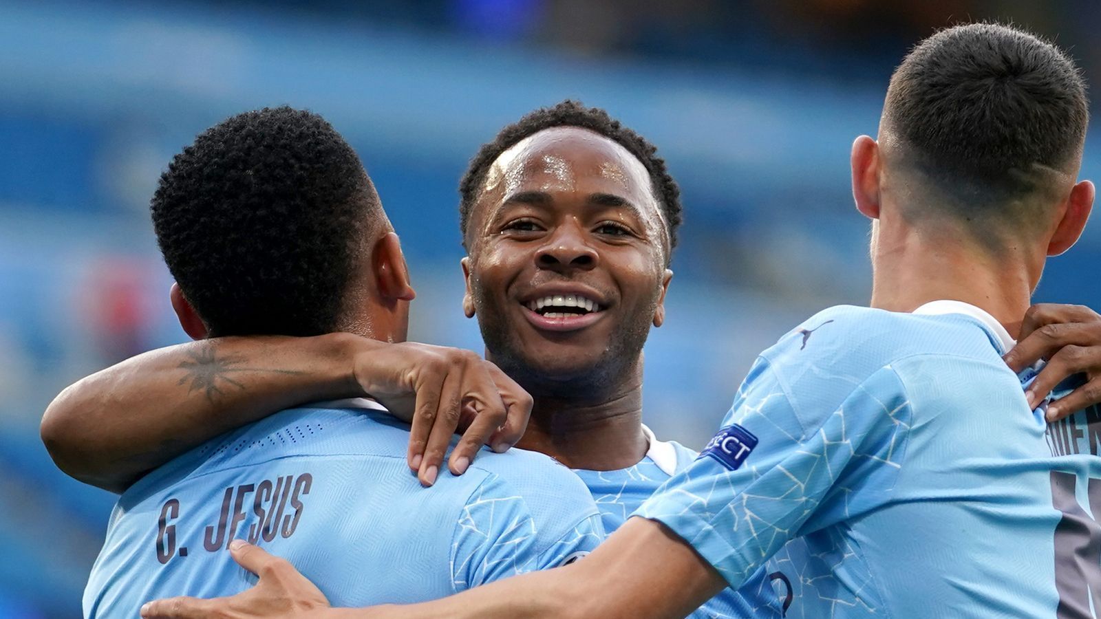 
                <strong>Raheem Sterling (Manchester City)</strong><br>
                In der Anfangsphase brandgefährlich, erzielt nicht nur das 1:0, sondern stellt Real vor echte Probleme. Später ein wenig zurückhaltender, nicht mehr ganz so aktiv und gefährlich. Wird in der 81. Minute ausgewechselt. ran-Note: 3
              