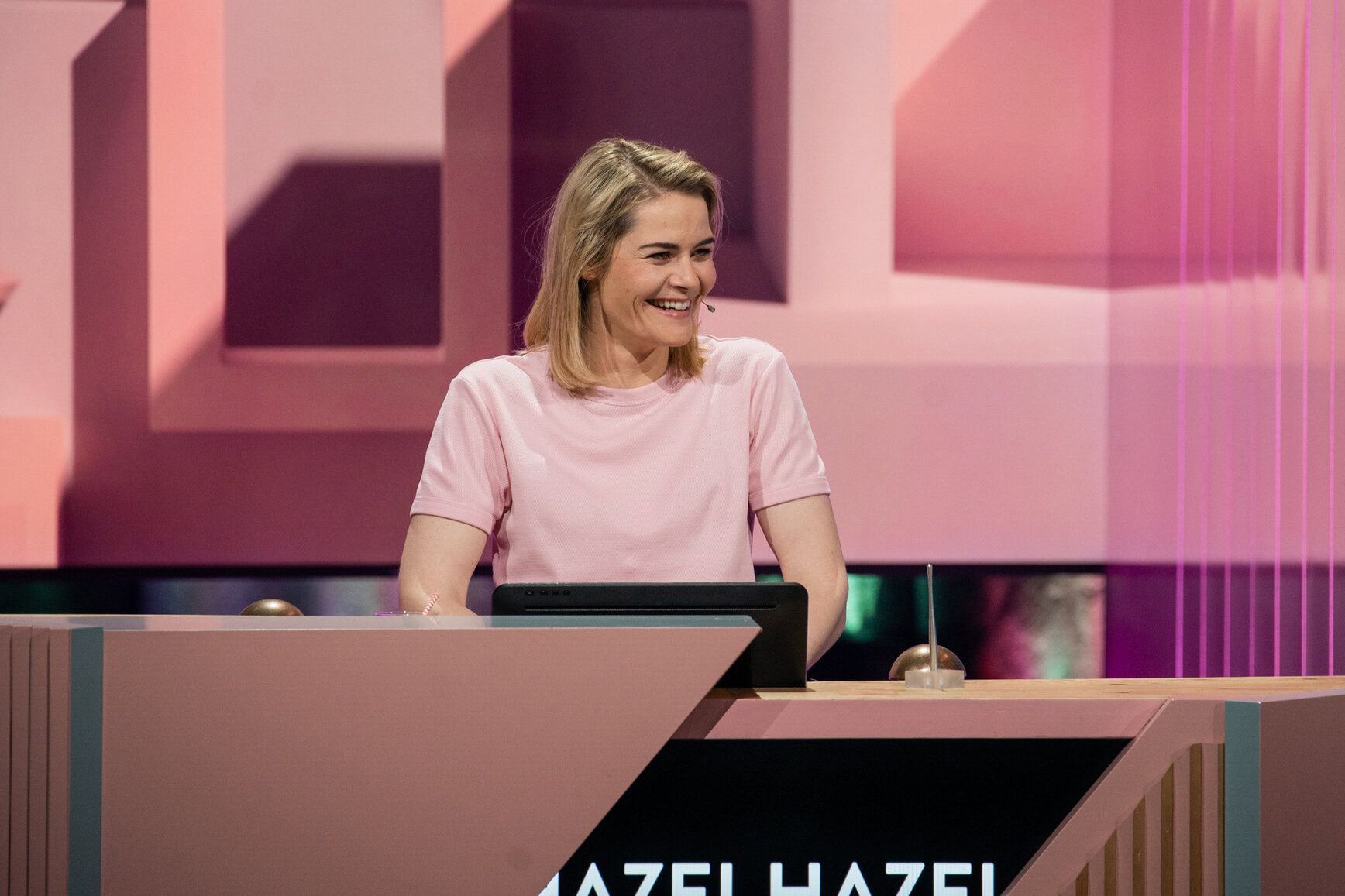 Hazel Brugger - Staffel 6