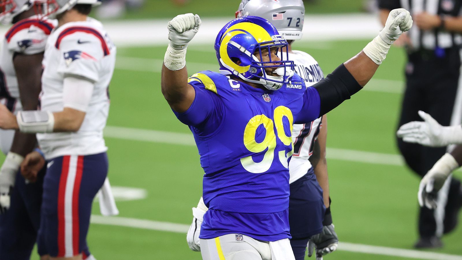 
                <strong>Defense:  Interior Linemen</strong><br>
                Aaron Donald, Los Angeles Rams (im Bild) - Fletcher Cox, Philadelphia Eagles - Grady Jarrett, Atlanta Falcons -
              