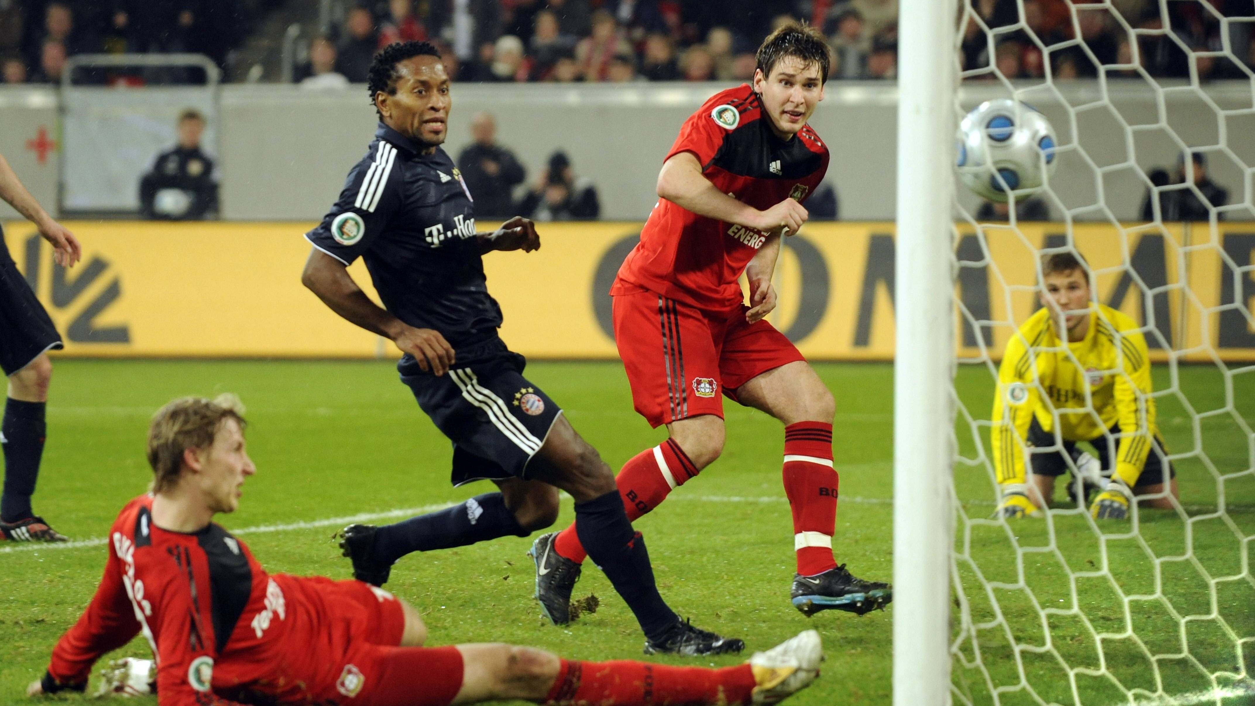 <strong>Saison 2008/09: Bayer Leverkusen - Viertelfinale</strong><br>Im März 2009 unterlagen die Bayern mit Ze Roberto und Torwart Michael Rensing der Werkself mit 2:4. Patrick Helmes traf damals zum vorentscheidenden 3:0 in der 70. Minute.