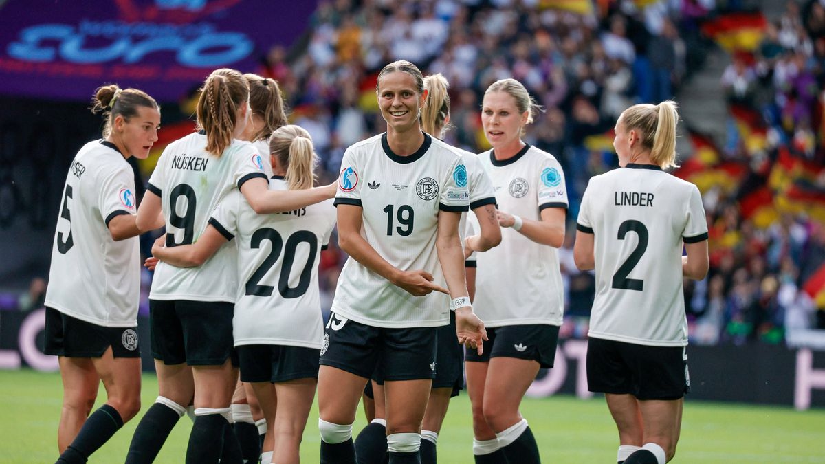 CALCIO - UEFA Campionato Europeo - UEFA Women s EURO 2025 - Germany vs Denmark Klara Buhl (19 Germany) celebrates after scoring the goal during the UEFA Womens EURO 2025 Group C match between Germa...