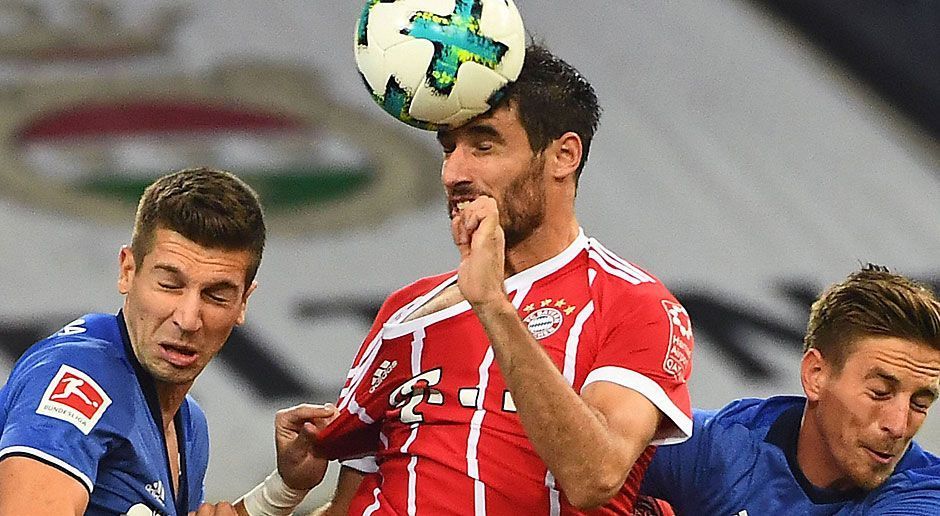 
                <strong>Javi Martinez (FC Bayern München)</strong><br>
                Javi Martinez (FC Bayern München): Der Spanier strahlt im Abwehrzentrum nicht immer die allergrößte Sicherheit aus. Auch sein Aufbauspiel ist mangelhaft, leitet beispielsweise mit einem Fehlpass Schalkes Riesenchance in der 22. Minute ein. Immerhin: Glänz mit einer Rettungstat in der 30. Minute, als er den Ball von der Linie kratzt.  ran-Note: 4
              