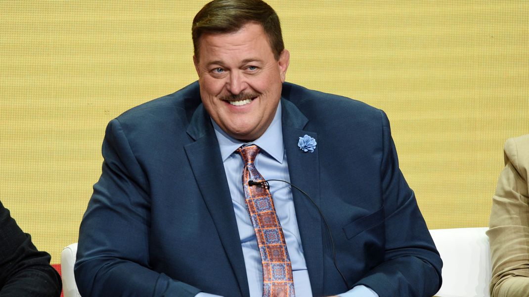 Wir haben alle Infos zu Billy Gardells Gewichtsverlust.