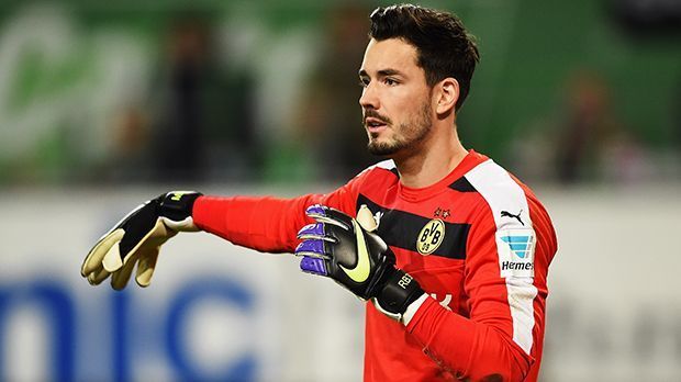 
                <strong>Roman Bürki</strong><br>
                Torwart: Roman Bürki. Der Schweizer Rückhalt der Borussia blieb größtenteils beschäftigungslos. In der Halbzeit verzichtete der Torwart auf den Gang in die Kabine und hielt sich mit dem Abfangen von Flanken warm. In der zweiten Halbzeit parierte er kurz vor Schluss gegen den Ex-Borussen Ji herausragend. ran-Note: 3+
              