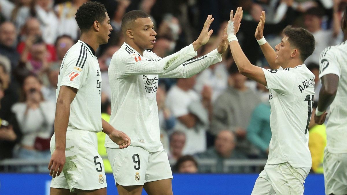 Torschützen unter sich: Mbappé und Güler (r.)