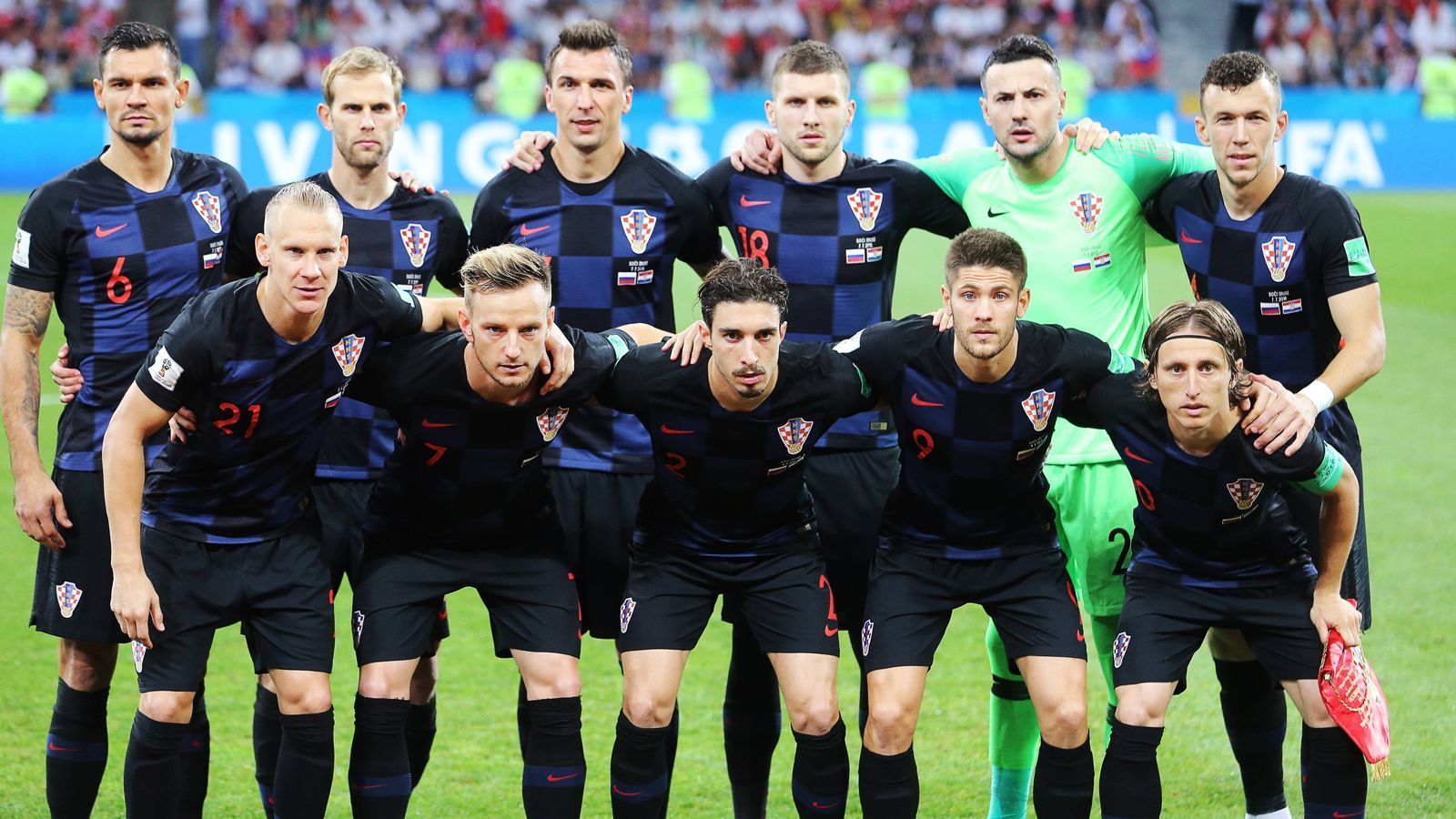 
                <strong>12 Gründe, warum wir im WM-Finale zu Kroatien halten</strong><br>
                Frankreich und Kroatien ermitteln am Sonntag den Weltmeister. Wem drückt man die Daumen? ran.de präsentiert 12 triftige Gründe, warum man im Finale zu Kroatien halten muss.
              
