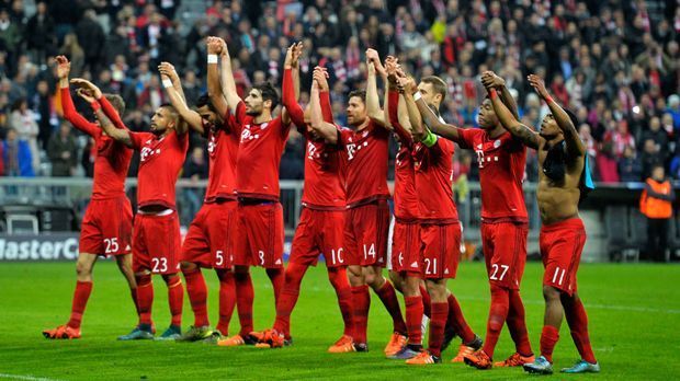
                <strong>Platz 1: FC Bayern München</strong><br>
                Platz 1: FC Bayern München (13 Punkte). Und auch an der Tabellenspitze bleibt alles gleich. Der deutsche Rekordmeister verlor in dieser Saison bislang noch kein einziges Spiel. Allerdings spielte die Elf von Trainer Pep Guardiola auswärts einmal unentschieden - beim 0:0 gegen Eintracht Frankfurt. 
              