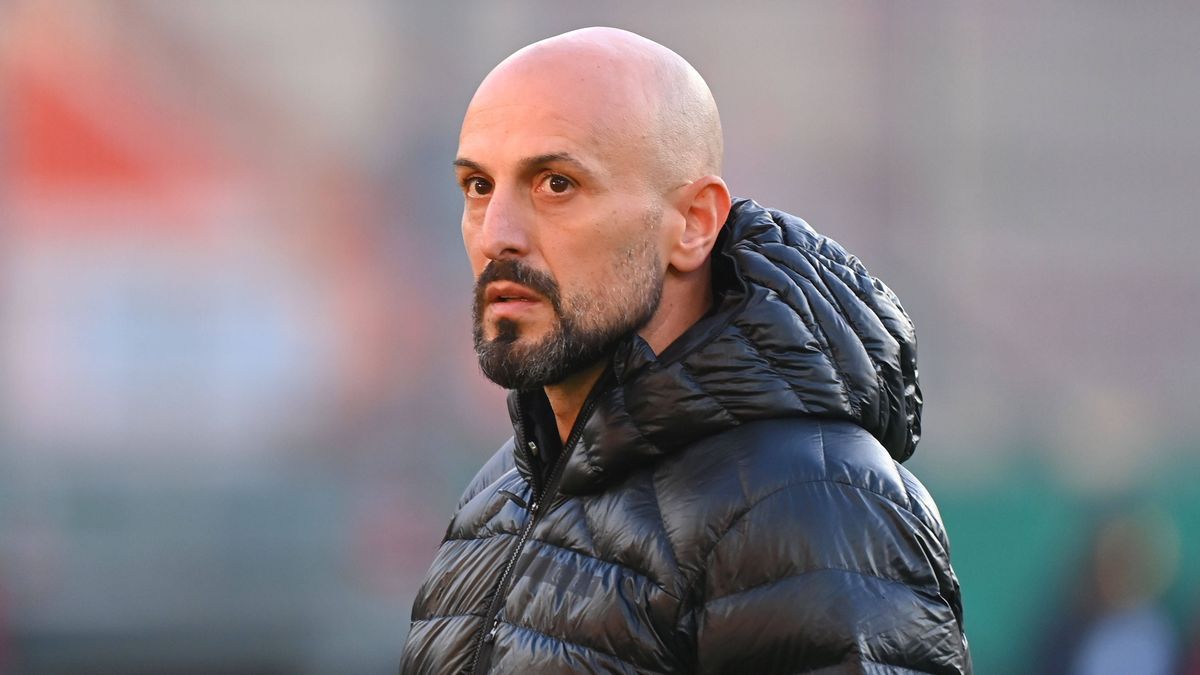 Trainer Antonio DI SALVO (GER), Einzelbild,angeschnittenes Einzelmotiv,Portraet,Portrait,Porträt. Fussball U 21 Deutschland (GER) - Bulgarien (BUL) 2-1 am 11.10.2024 Jahnstadion, Regensburg. Laende...