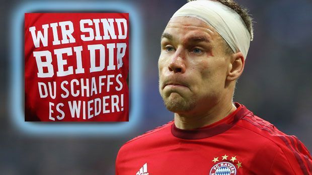 
                <strong>Sonderpreis Bestes Historien-Drama: Holger Badstuber in Sisyphos</strong><br>
                Sonderpreis Bestes Historien-Drama: Holger Badstuber in Sisyphos. Die unfassbare Leidensgeschichte des Holger B. aus M. an der I. in wenigen Worten: Kreuzbandriss 2012, Kreuzbandriss 2013, Sehnenriss im Oberschenkel 2014, Muskelriss im Oberschenkel 2015, Knöchelbruch 2016. Aber auch wir sind sicher: Das Stehaufmännchen des FC Bayern kommt wieder! Vielleicht beschleunigt unser Goldjunge ja die Heilung.
              