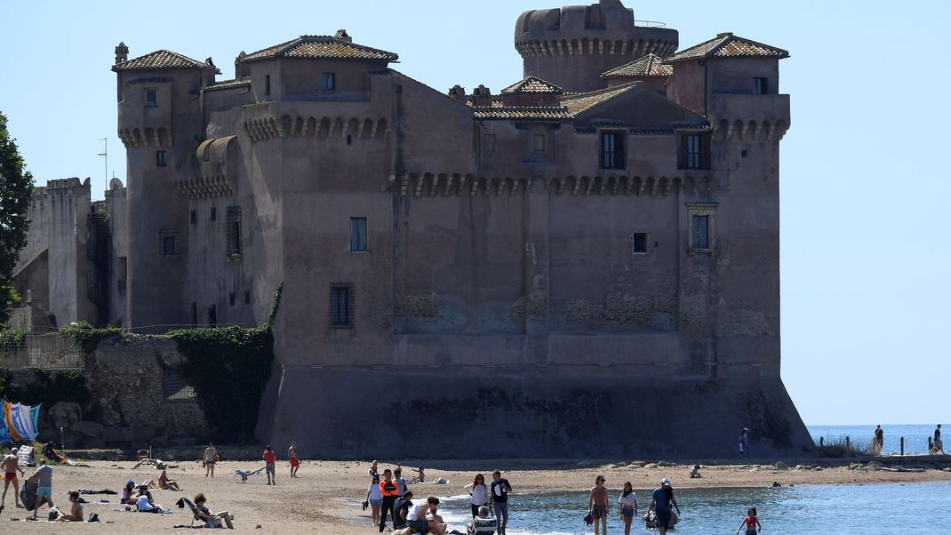 Berühmtes Bauwerk am Strand in der Nähe von Ladispoli: Die Burg Castello Odescalchi