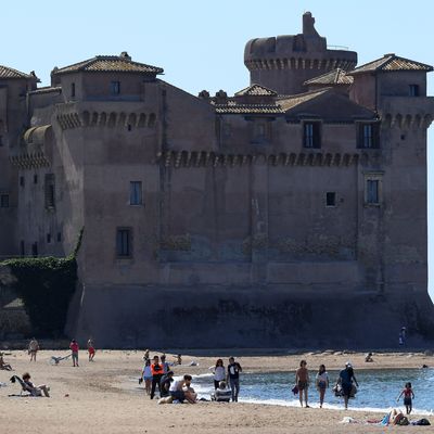 Berühmtes Bauwerk am Strand in der Nähe von Ladispoli: Die Burg Castello Odescalchi