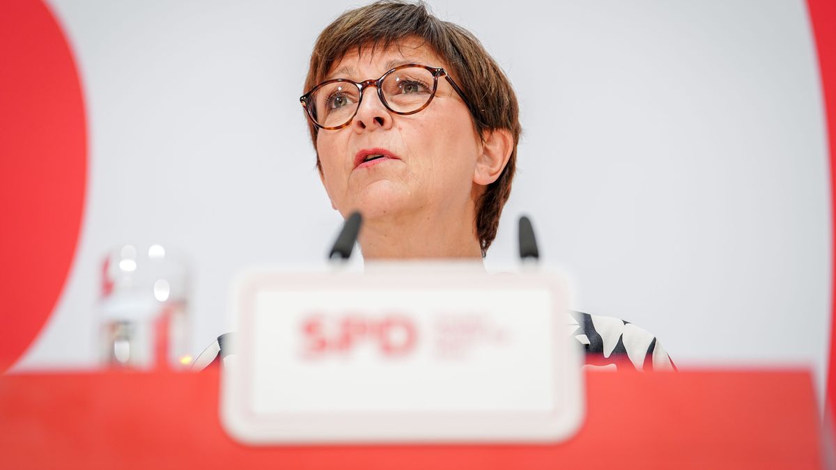 In der Debatte um ein AfD-Verbotsverfahren will SPD-Chefin Esken die Innenminister stärker in die Pflicht nehmen.