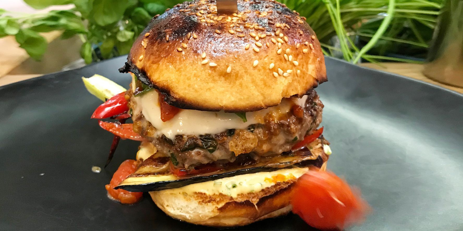Rosins mediterraner Burger mit gebratenem Gemüse