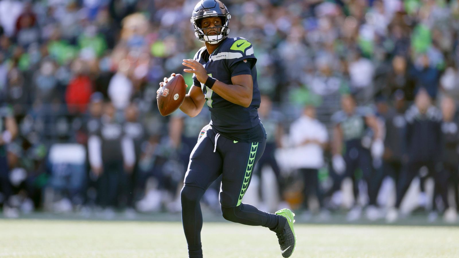 
                <strong>Geno Smith</strong><br>
                &#x2022; Aktuelles Team: Seattle Seahawks<br>&#x2022; In der NFL seit: 2013<br>&#x2022; Starts seit 2015: 5<br>&#x2022; Karriereverdienst: 10.446.078 Dollar<br>
              