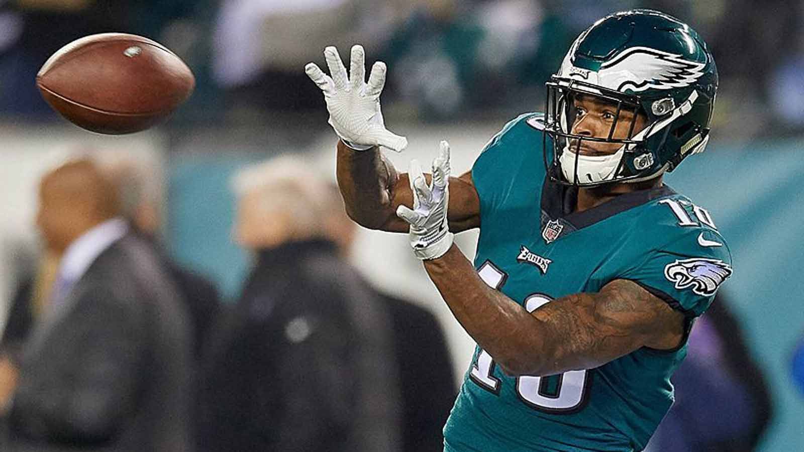
                <strong>60 Yard Shuttle</strong><br>
                Lange war Patriots-Receiver Brandin Cooks über 60 Yards am schnellsten. 2017 schlug ihn jedoch Shelton Gibson (Bild) um einen Wimpernschlag von einer Hundertstel Sekunde. Später ging der 23-jährige Wideout zu den Philadelphia Eagles und wurde mit gerade einmal zwei Receptions für 11 Yards Super-Bowl-Champion. In der zweiten Saison fing der Receiver nur einen Pass.
              