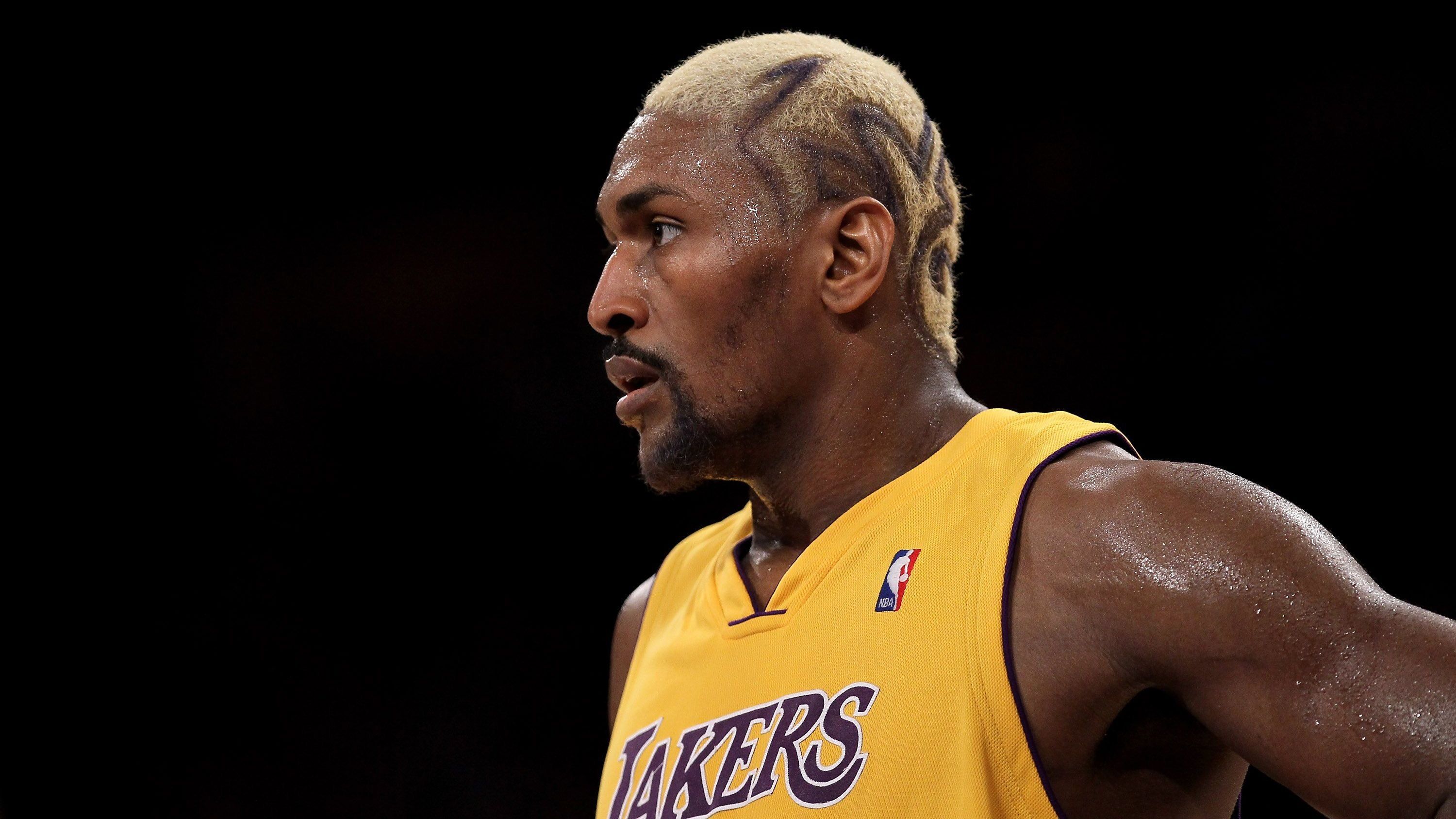 <strong>Ron Artest (Metta World Peace)<br>Teams:</strong> Chicago Bulls, Indiana Pacers, Sacramento Kings, Houston Rockets, Los Angeles Lakers
