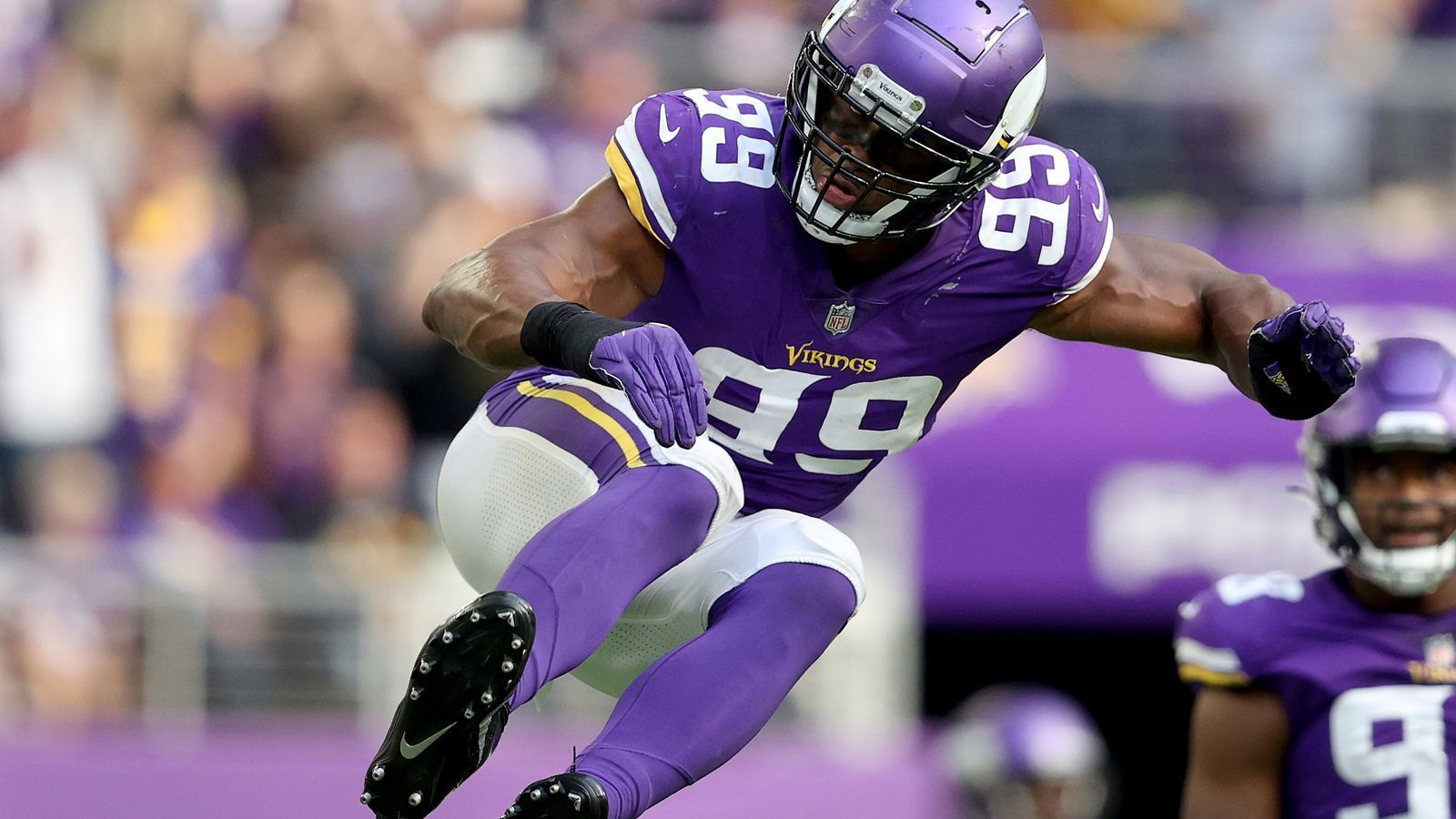 
                <strong>Danielle Hunter (Minnesota Vikings)</strong><br>
                Draftposition: Runde 3/Pick 88 (2015) -Spiele: 82 -Wichtigste Statistiken: 298 Tackles, 59.5 Sacks, sechs Forced Fumbles -Auszeichnungen/Erfolge: 2x Pro Bowl (2018, 2019), Second-Team All-Pro (2018)
              