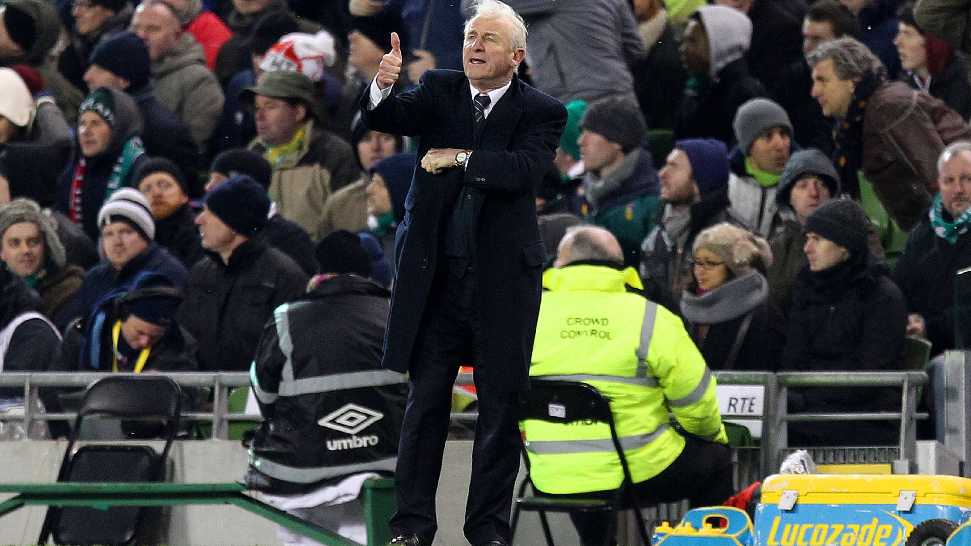 <strong>Giovanni Trapattoni (Karriereende)</strong><br>2005 wurde er mit Benfica Lissabon portugiesischer Meister und unterschrieb danach beim VfB Stuttgart. Ein Missverständnis, wie sich ziemlich schnell herausstellte. Trap holte schließlich mit Red Bull Salzburg die österreichische Meisterschaft, ehe er ab 2008 die irische Nationalmannschaft trainierte. Irland qualifizierte sich für die EM 2012, verpasste aber die Quali für die WM 2014. Beide Seiten einigten sich auf eine Vertragsauflösung im September 2013.