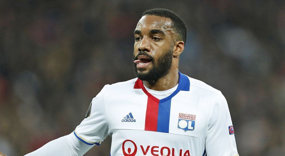 
                <strong>Alexandre Lacazette</strong><br>
                Mehrere europäische Top-Klubs sind wohl heiß auf Lyons Torjäger Alexandre Lacazette, der Stürmer will Olympique im Sommer verlassen - und bisher sah alles danach aus, als würde Atletico das Rennen um den Franzosen gewinnen. Doch die CAS-Entscheidung hat die Chancen des Klubs, Lacazette für sich zu gewinnen, wohl auf ein Minimum reduziert. Gute Nachrichten für Borussia Dortmund? Auch der BVB soll Interesse am 26-Jährigen haben und kann sich nun wohl wieder Hoffnungen auf einen Transfer machen. 
              