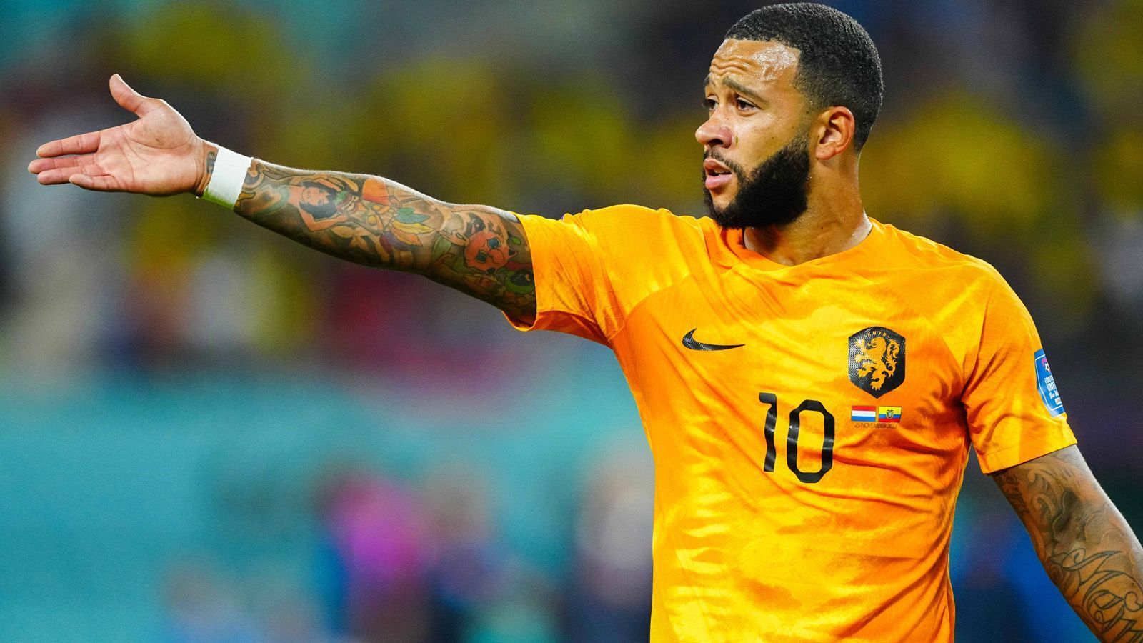 
                <strong>Memphis Depay</strong><br>
                Er hatte wieder die Joker-Rolle inne und sollte wie schon gegen den Senegal zur Halbzeit Schwung bringen. Depay passte sich aber dem seltsam müden Auftritt der gesamten Truppe an. Impulse konnte er keine setzen. Auch er muss sich steigern.
              