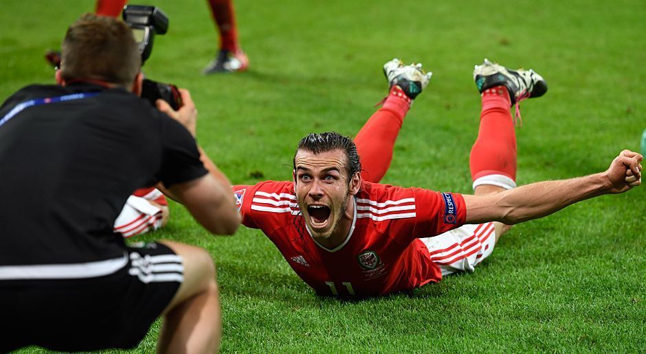 
                <strong>Gareth Bale vs. Cristiano Ronaldo</strong><br>
                Einsatzzeiten: Gareth Bale kam in allen fünf EM-Spielen zum Einsatz und stand dabei insgesamt 443 Minuten aus dem Platz. Beim souveränen 3:0-Erfolg über Russland in der Vorrunde wurde der 26-Jährige sieben Minuten vor Schluss ausgewechselt.
              