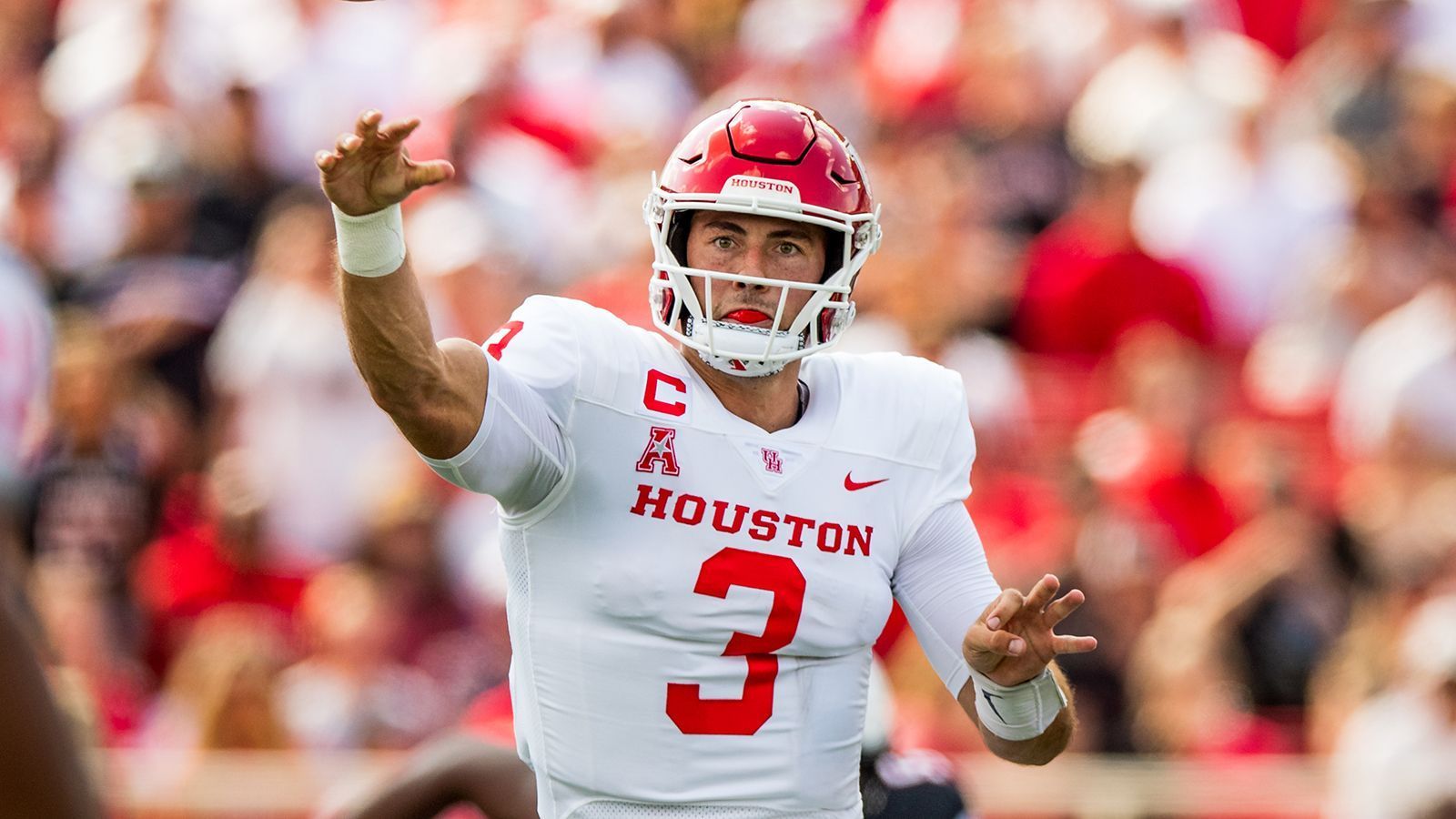 
                <strong>Clayton Tune</strong><br>
                &#x2022; College-Team: Houston Cougars<br>&#x2022; Alter: 24 Jahre alt<br>&#x2022; Größe & Gewicht: 1,91 Meter, 100 Kilogramm<br>&#x2022; Einschätzung: guter Athlet mit guter bis sehr guter Wurfkraft, der aber in Sachen Spielverständnis noch eine Menge Nachholbedarf hat<br>
              