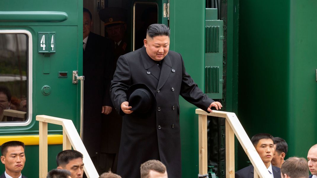 Kim Jong Un im gepanzerten Zug seiner Familie.