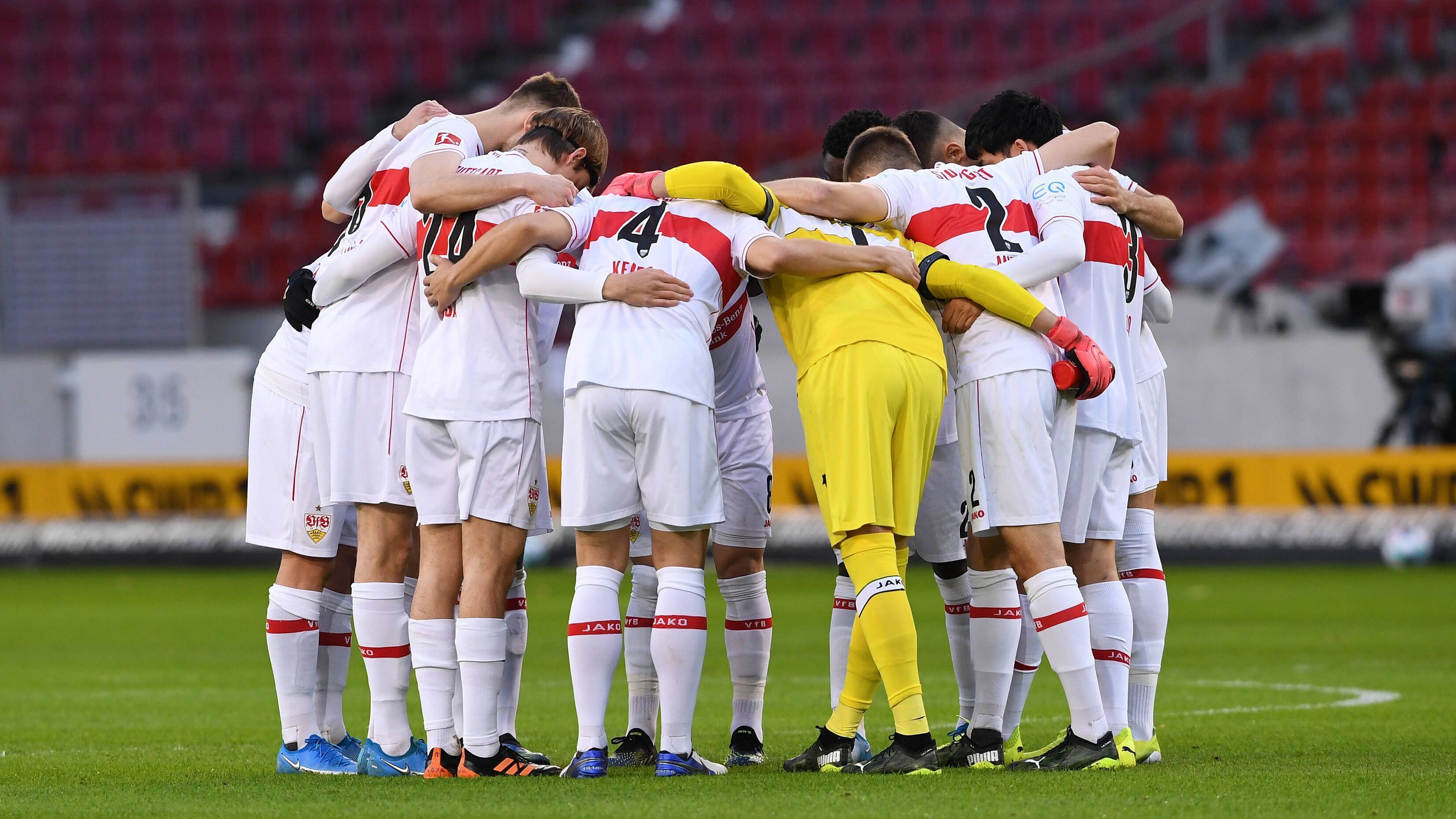 
                <strong>Platz 8: VfB Stuttgart (36 Punkte)</strong><br>
                Daher besitzen die Stuttgarter wohl nur Außenseiterchancen im Kampf um den Königsklassen-Platz. Sollten sie aber zwei der vier Top-Duelle für sich entscheiden, wäre plötzlich einiges möglich, auch wenn der Rückstand auf Rang vier momentan bereits acht Punkte beträgt. Doch realistisch betrachtet liegt die Champions-League-Wahrscheinlichkeit bei 10 Prozent.
              
