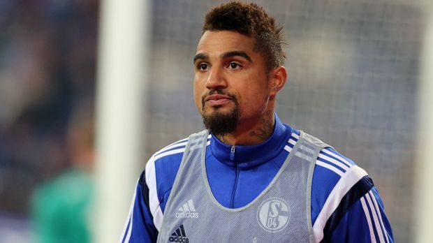 
                <strong>Kevin-Prince Boateng</strong><br>
                Kevin-Prince Boateng: Die Zeit des einstigen Schalker Königstransfers in Gelsenkirchen ist nun endgültig vorbei. Er wechselt zurück zu seinem Ex-Klub AC Mailand, bei dem er schon zwischen 2010 und 2013 spielte. Bereits Anfang Dezember lösten Schalke und Boateng den Vertrag auf.
              