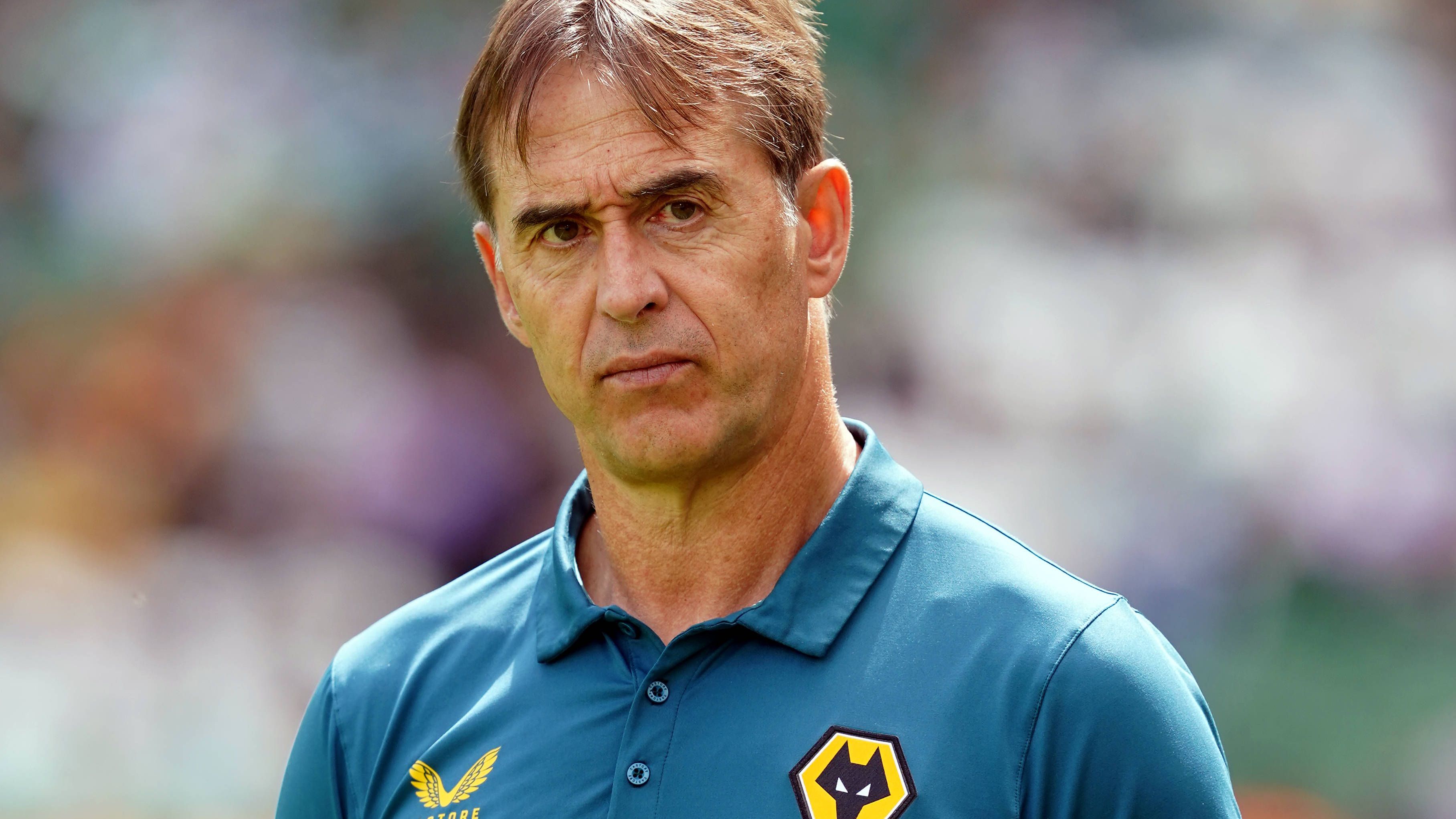 <strong>Julen Lopetegui (vereinslos)</strong><br>Mit dem FC Sevilla triumphierte er in der Europa League, die spanische U19 und U21 führte er einst zu EM-Titel. Doch seit einiger Zeit läuft es nicht rund für Julen Lopetegui. Bei Real Madrid blieb er nur ein paar Monate, in Wolverhampton warf er kurz vor Saisonbeginn nach wenigen Monaten hin. Jetzt ist der Spanier aber als möglicher Nachfolger von Erik ten Hag bei Manchester United im Gespräch. Auch Chelsea soll Interesse haben, weil es unter Mauricio Pochettino nicht wie erwünscht läuft.