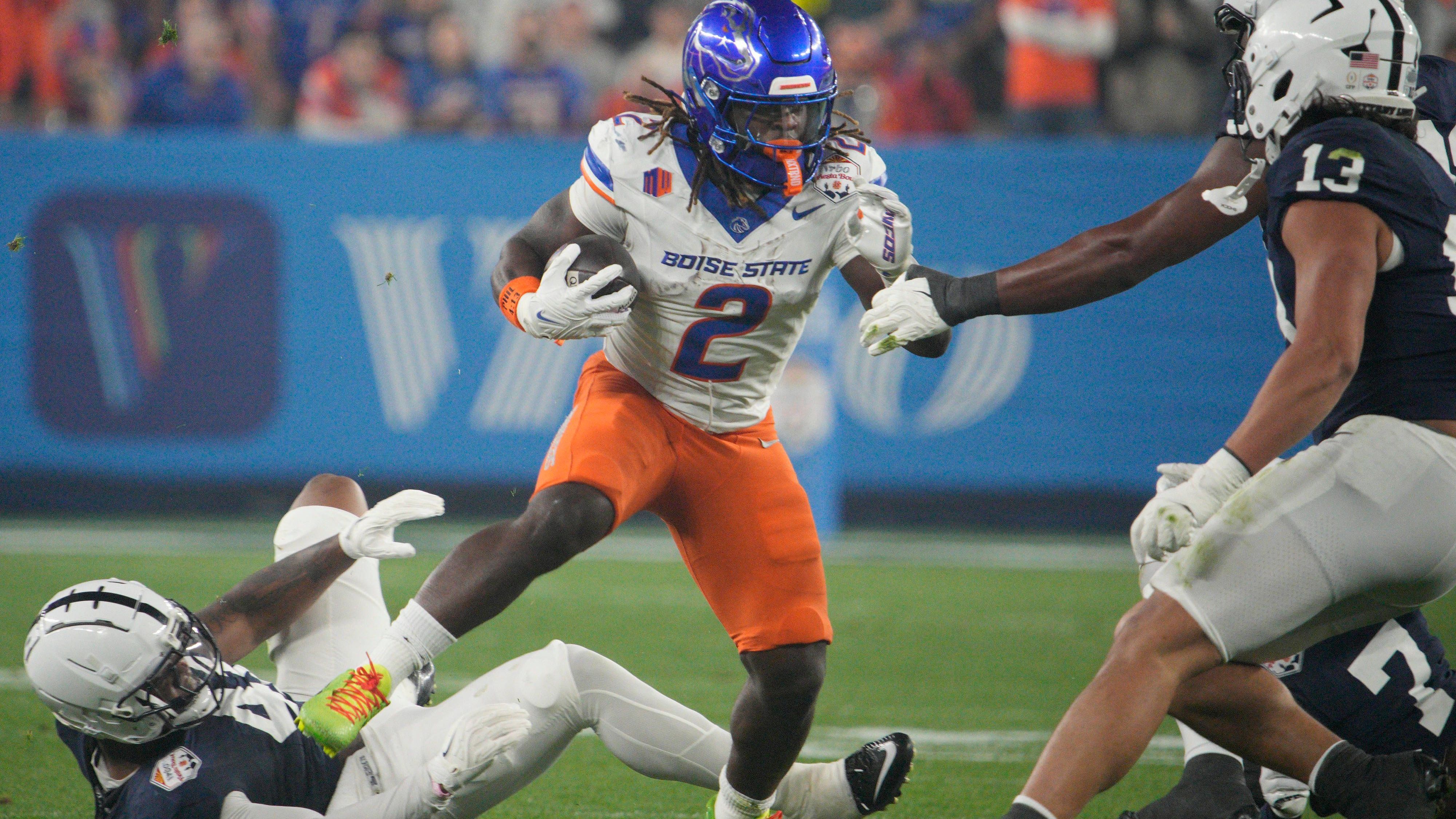 <strong>6. Pick: Las Vegas Raiders - RB Ashton Jeanty (Boise State)</strong><br>Ein Running Back in den Top 10? Ja, weil Ashton Jeanty es für die Raiders rechtfertigt! Das Ausnahmetalent würde Las Vegas eine wirkliche Gefahr auf der Position des Ballträgers geben, die so nicht annähernd im Kader steht.