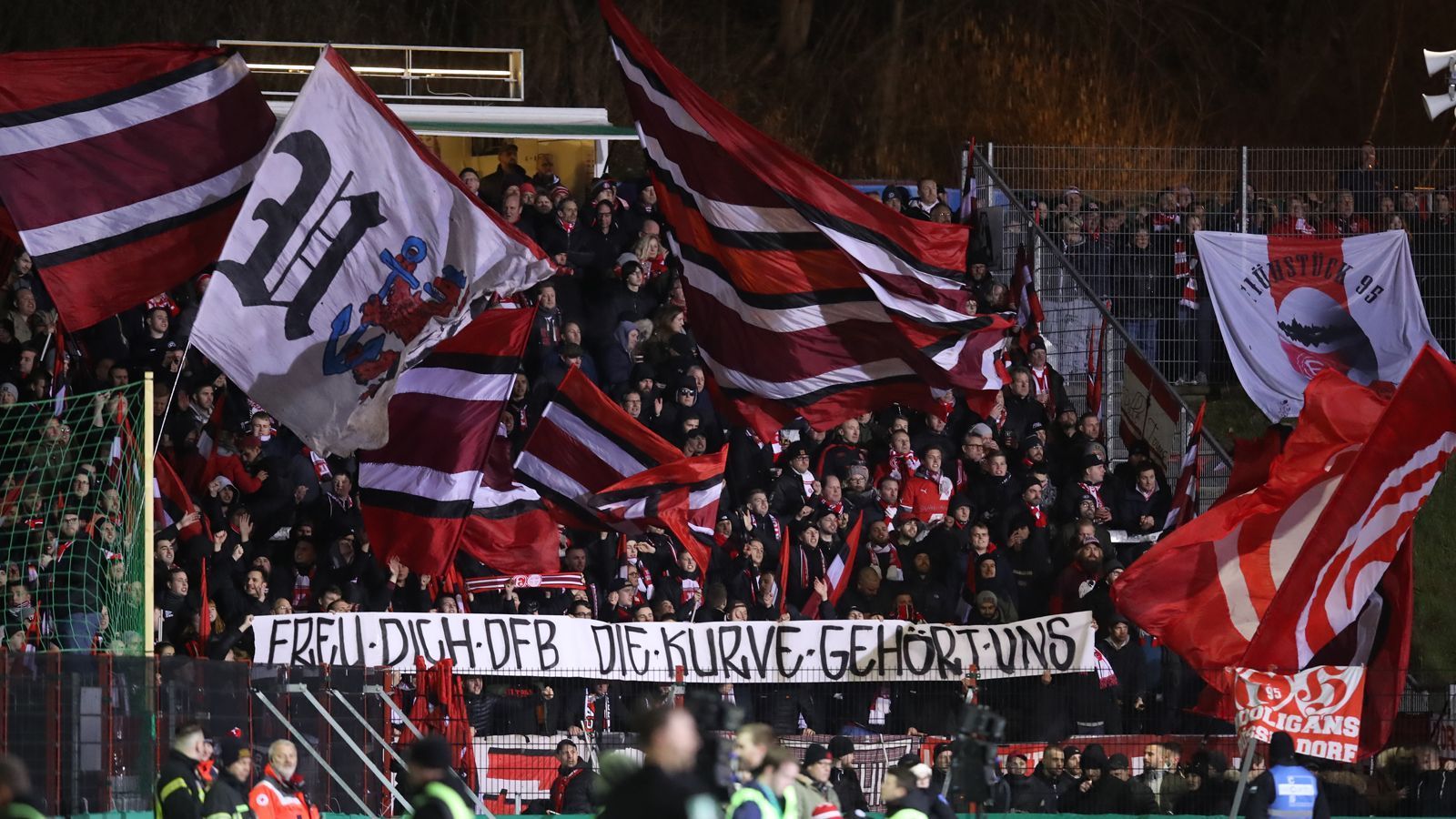 
                <strong>Fortuna Düsseldorf: 5 Millionen Euro Verlust </strong><br>
                Heimspiele: 5Verlust pro Geisterspiel: 1 Million Euro
              