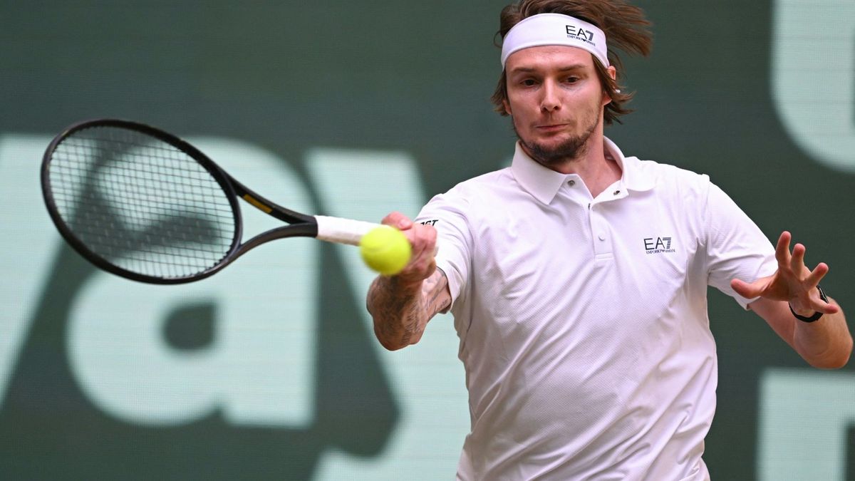 Alexander Bublik triumphiert in Halle