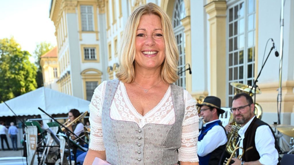 "Das waren noch echte Schauspieler": "Rosenheim-Cops"-Star lästert über Kult-Format