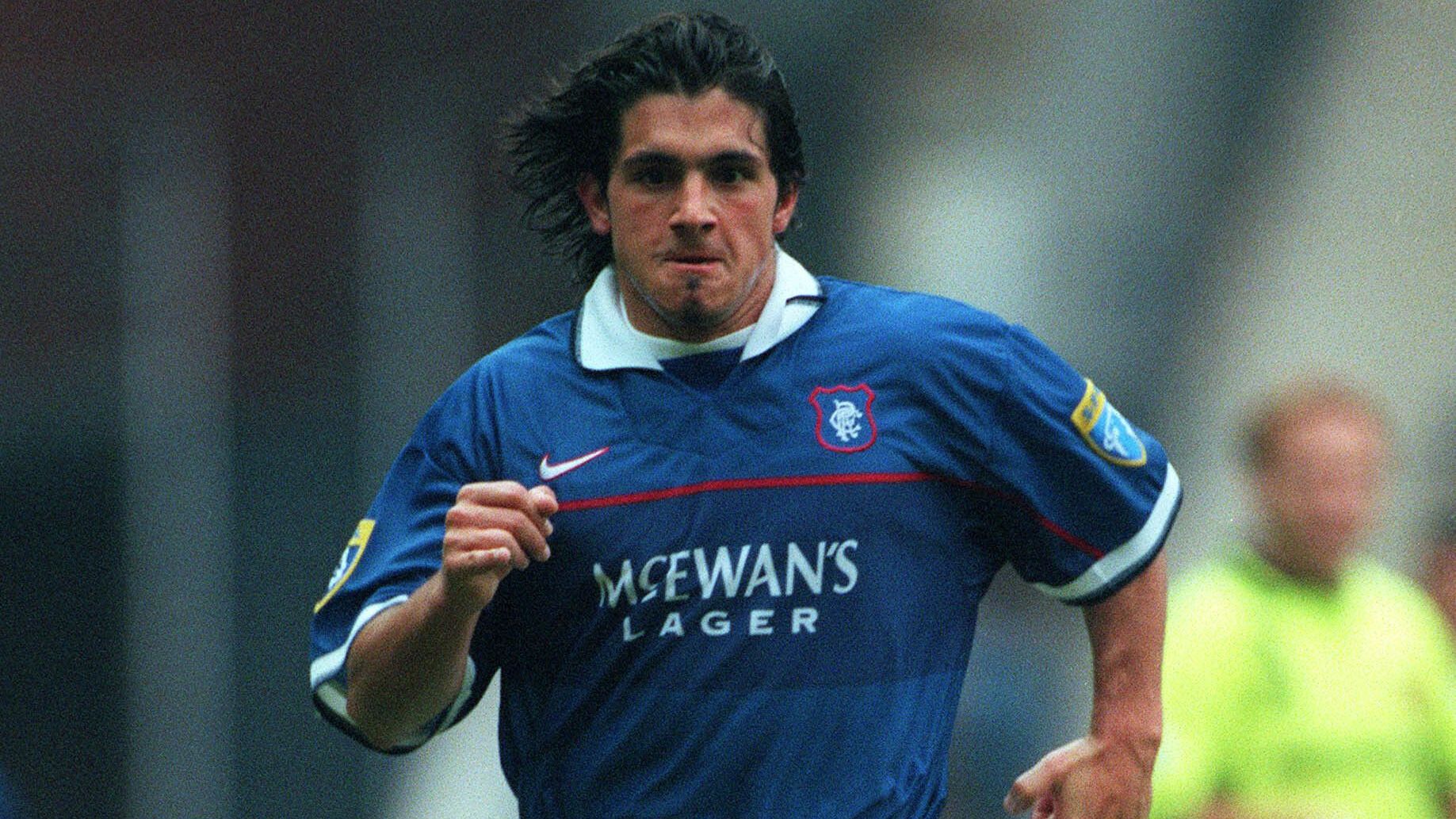 <strong>Gennaro Gattuso (Glasgow Rangers)</strong><br>Gennaro Gattuso kennt man vor allem im Trikot des AC Mailands. Doch bevor der italienische Kampfzwerg den Durchbruch in der Heimat schaffte, spielte er zwischen 1997 und 1998 für ein Jahr bei den Rangers. Über Salernitana ging es dann zu Milan - wo der defensive Mittelfeldspieler 468 Spiele bestritt.