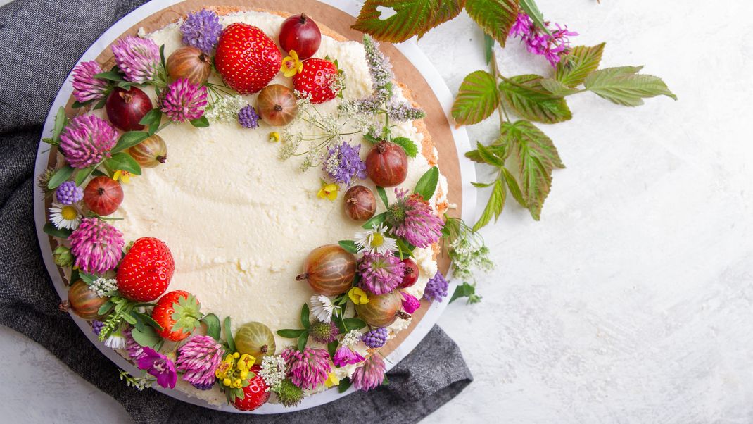 Manchmal muss es einfach Kuchen sein. Probier doch mal eins von diesen drei Backrezepten für Sommertage!